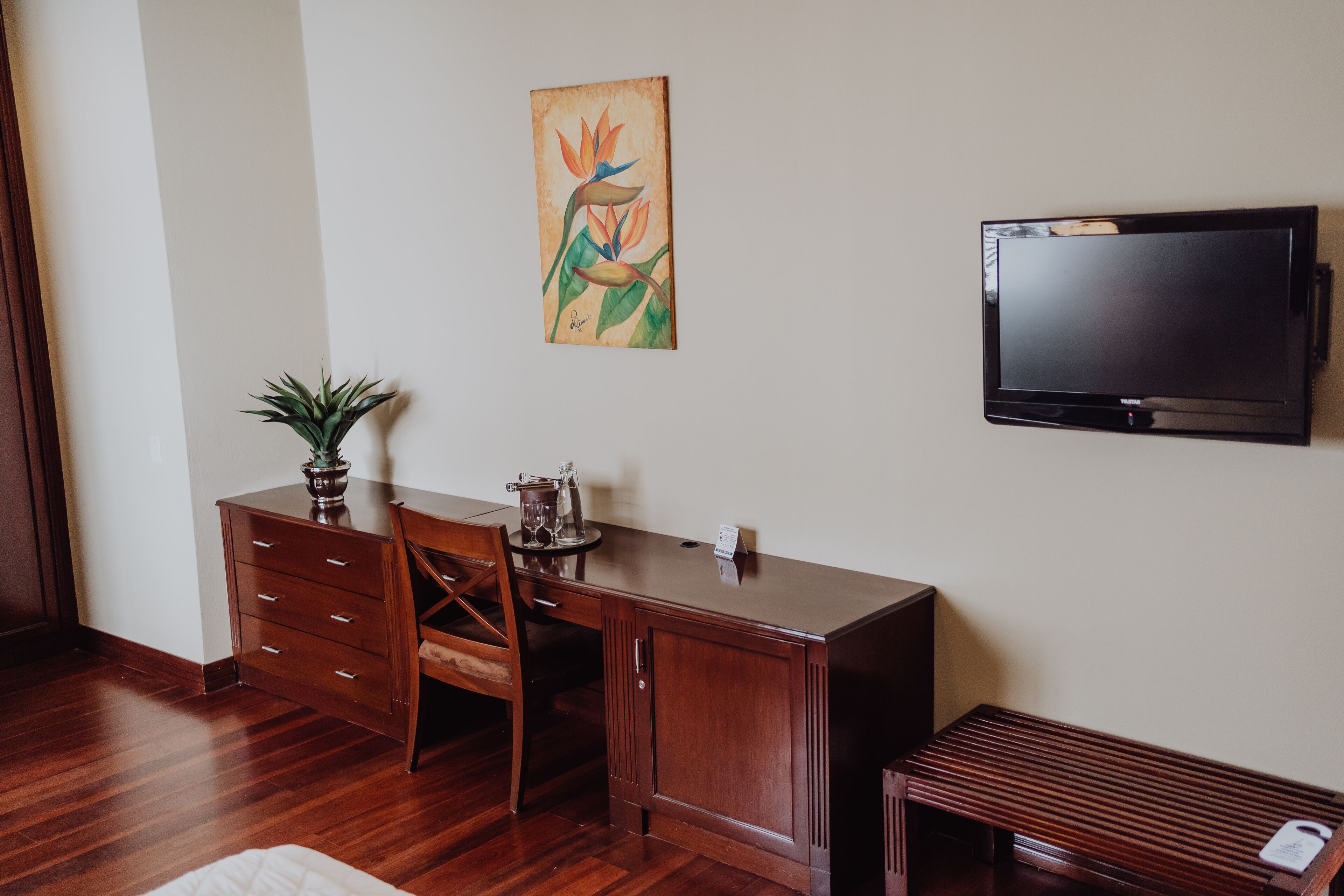 junior suite | 1 bedroom, in-room safe, desk, free wifi