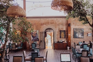 Breakfast, lunch and dinner served