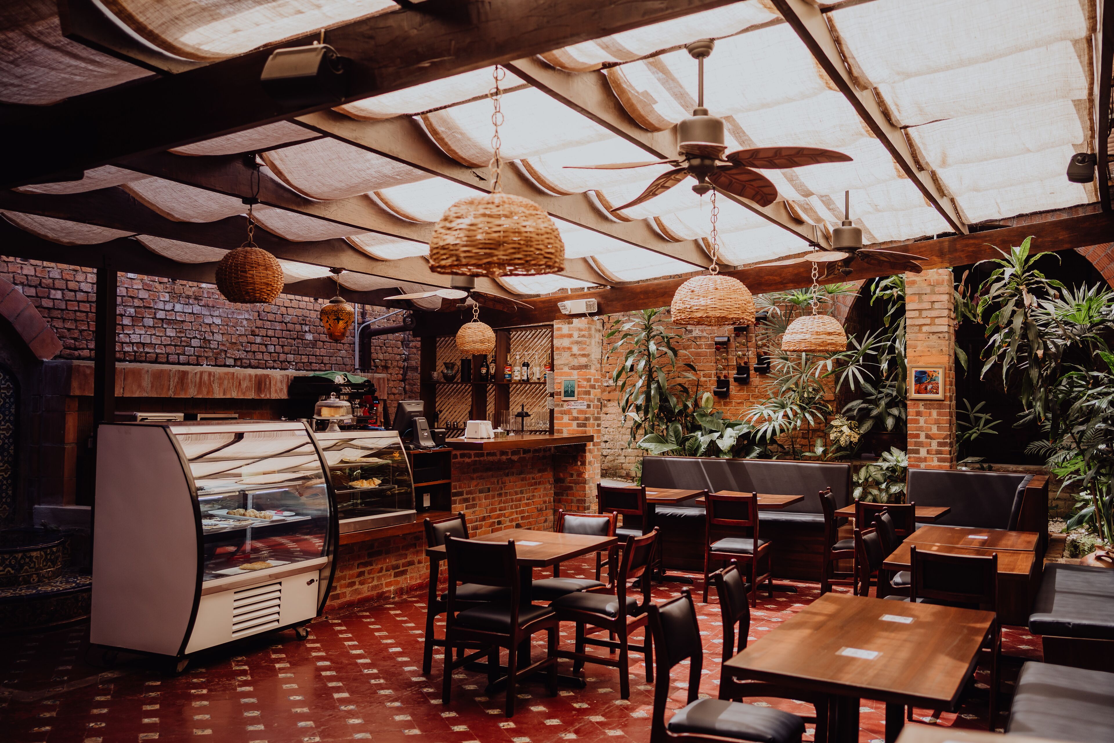 breakfast, lunch and dinner served