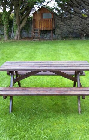 BBQ/picnic Area - Broadlands Bed and breakfast (Westport)