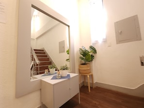 Hallway - OYO Hostel Dongdaemun 1 (Seoul)