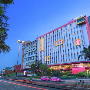 Building design - favehotel PGC Cililitan (Jakarta)