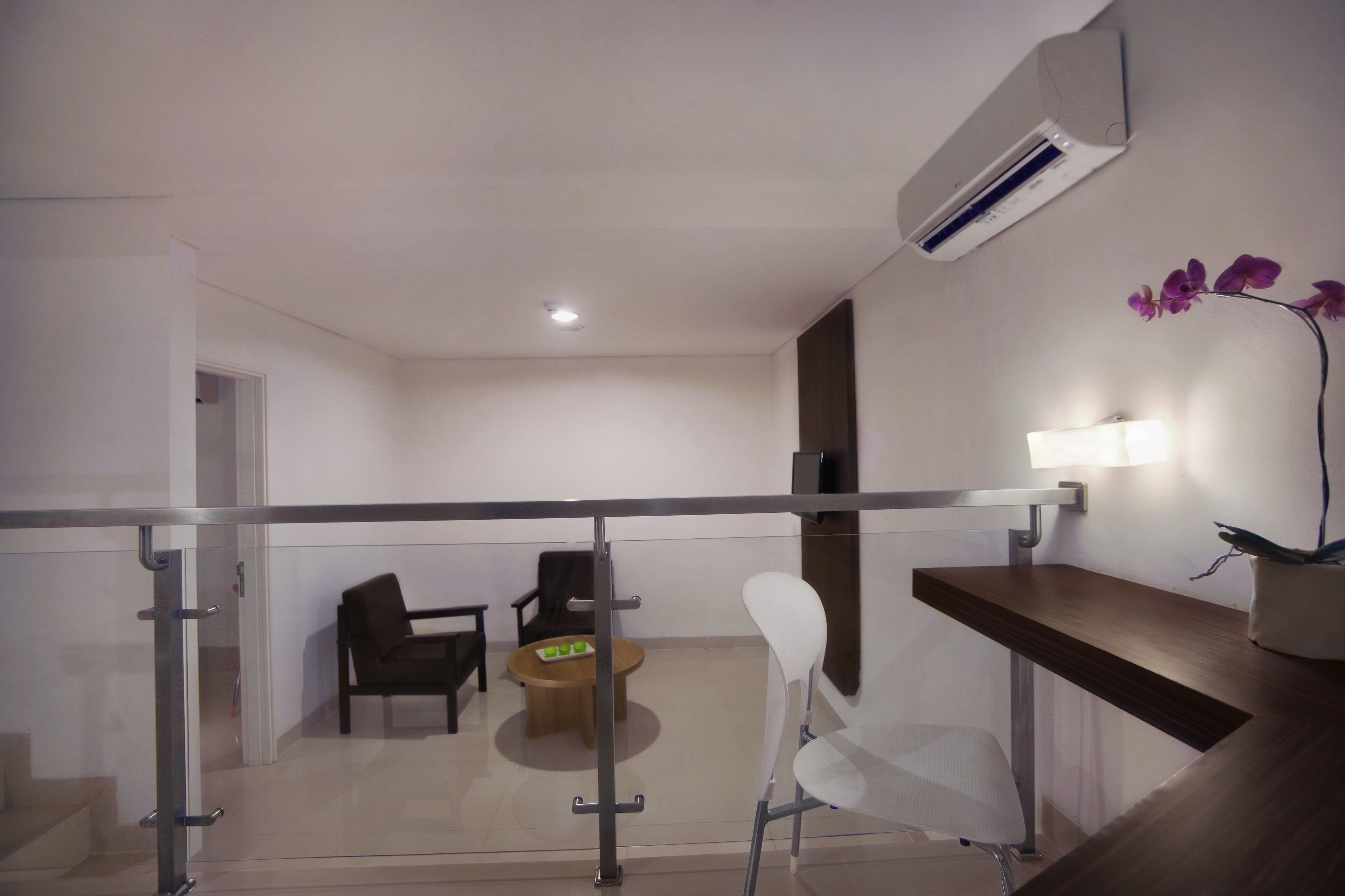 premier room | living room | 26-inch lcd tv with cable channels, tv