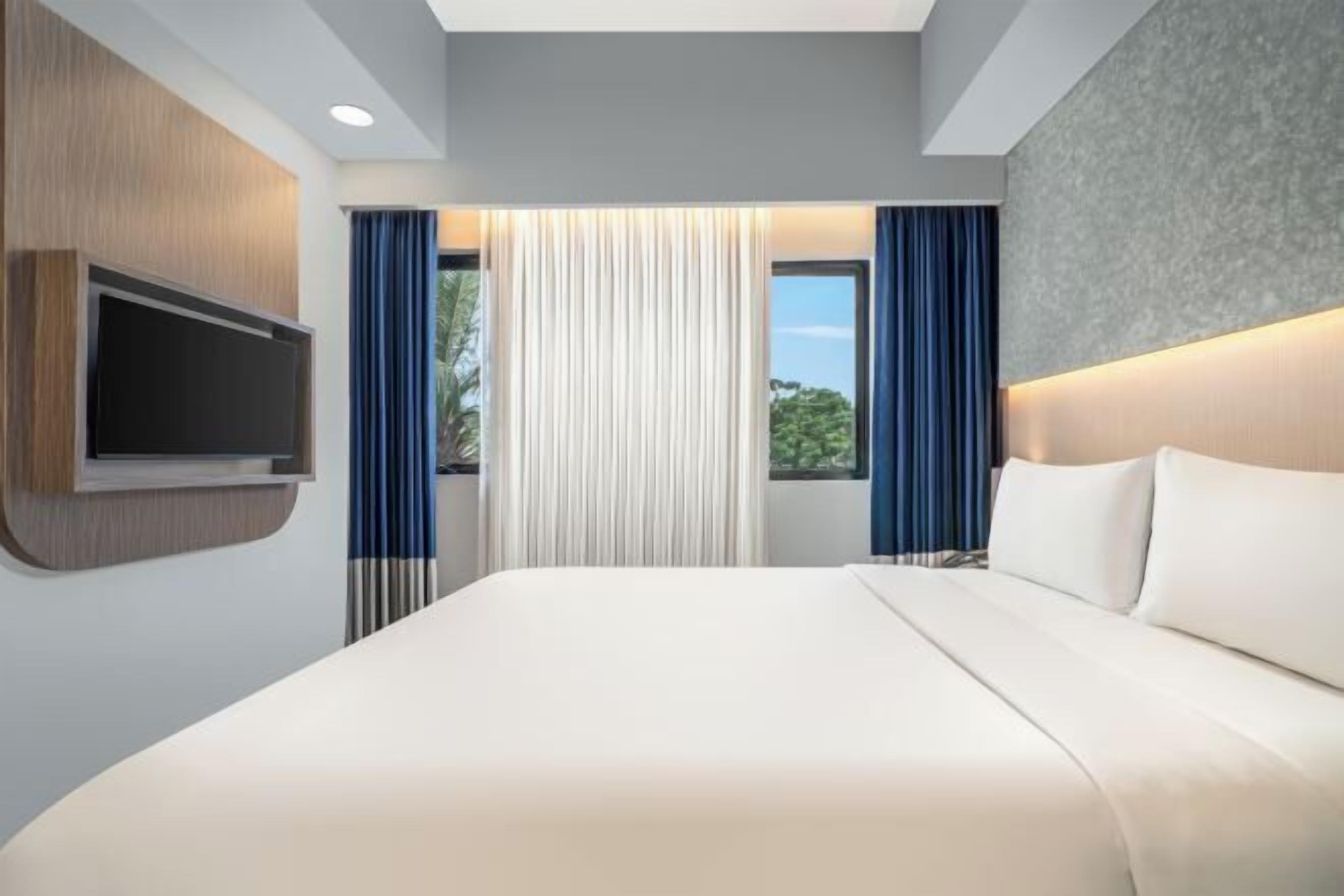 Zimmersafe, Schreibtisch, kostenloses WLAN, Bettwäsche