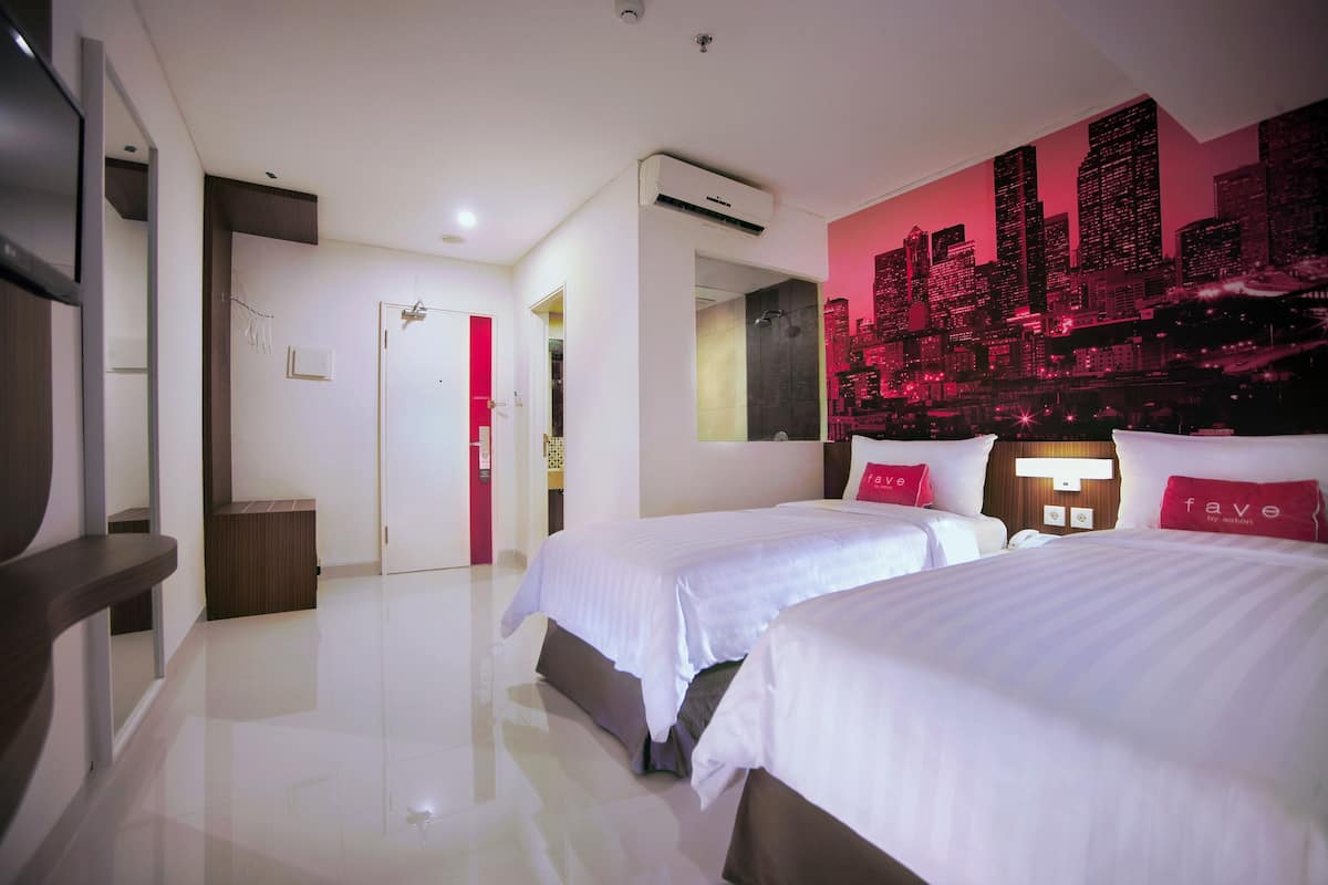 In-room safe, desk, free WiFi, bed sheets