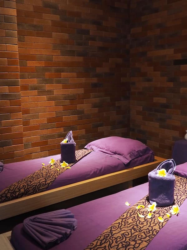 Couples treatment room(s), body treatments, aromatherapy