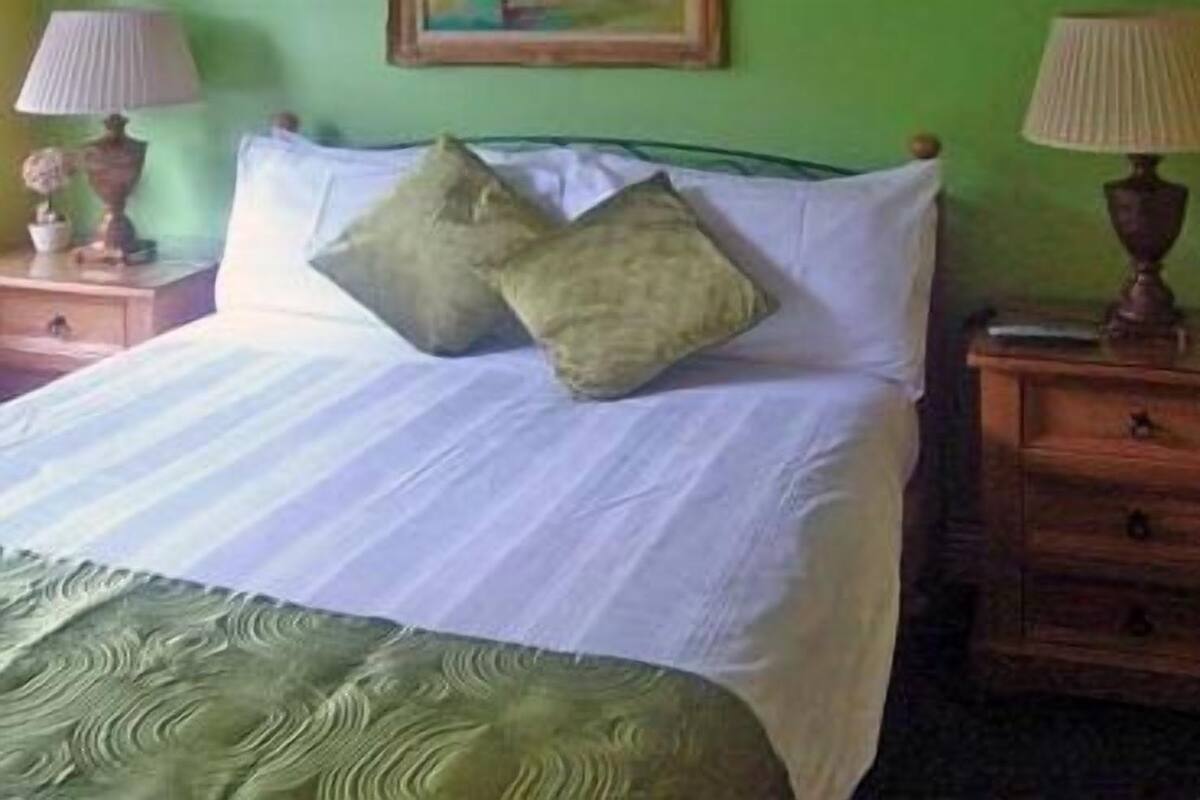 Double Room, Ensuite | Premium bedding, individually decorated, blackout curtains