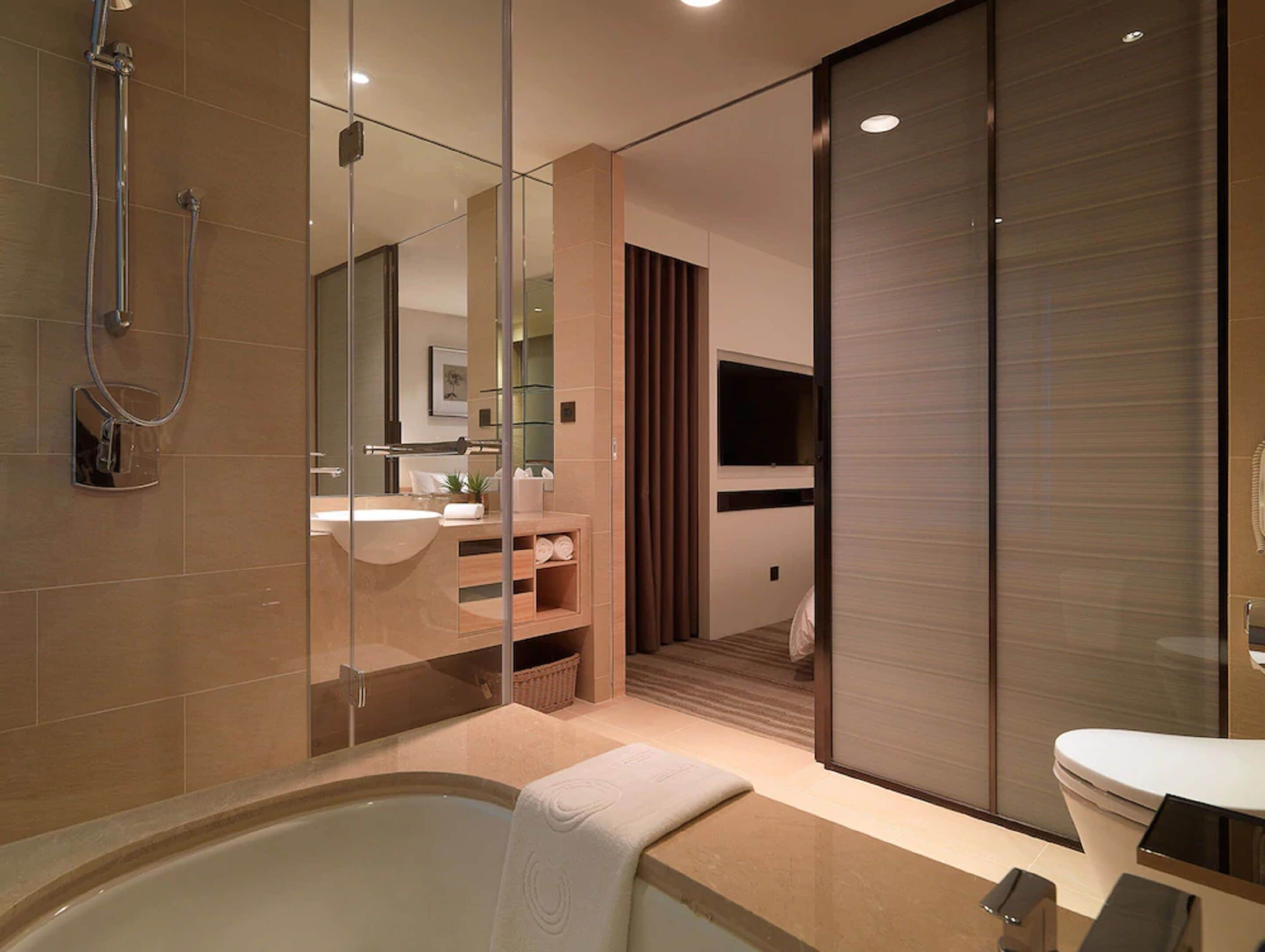 premium bedding, down duvets, in-room safe, desk