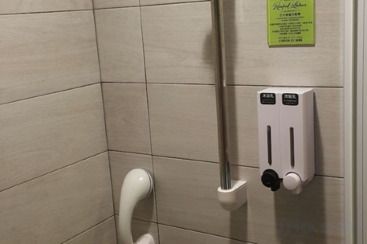 Bathroom | Shower, rainfall showerhead, free toiletries, hair dryer