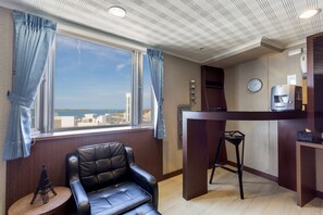 Comfort Triple Room, Tower | Living area - MF Hotel Penghu (Magong)