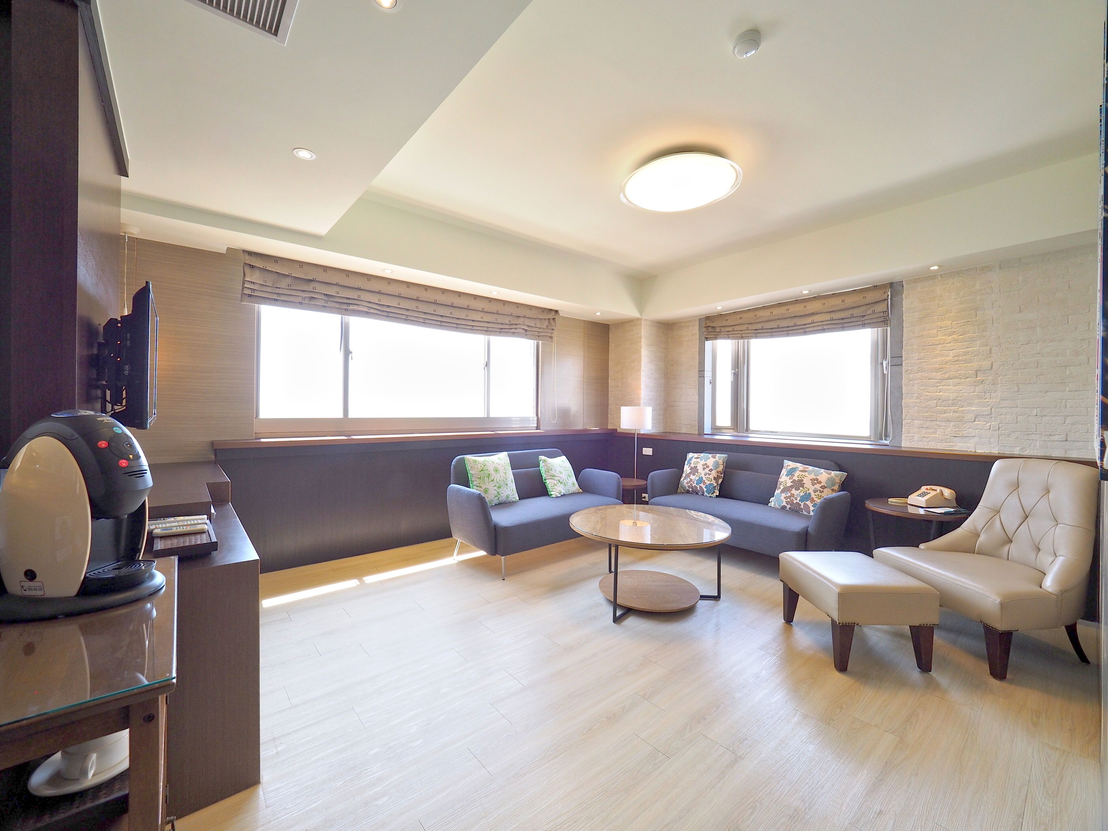 Down duvets, in-room safe, individually furnished, desk