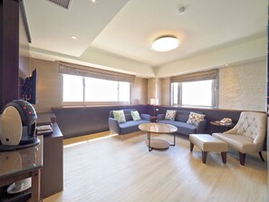 Down comforters, in-room safe, individually furnished, desk