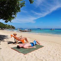 Private beach, white sand, sun loungers, beach massages