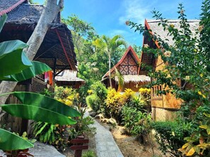 Bungalow with Balcony - Fan Room | Terrace/patio
