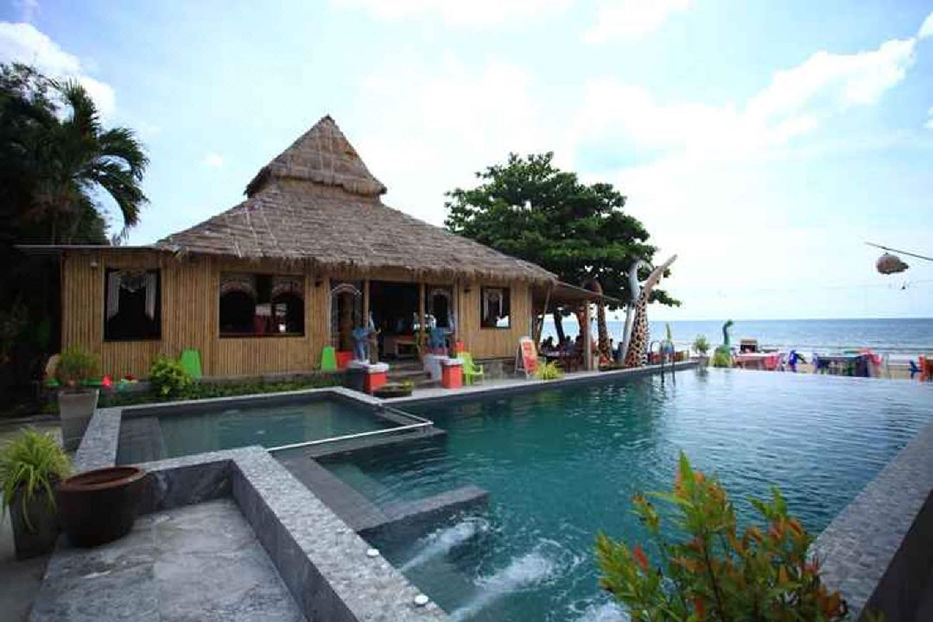 Suíte, vista para a piscina | Vista do quarto