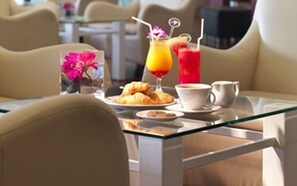 2 Restaurants, Frühstück, Mittagessen, Abendessen, chinesische Küche