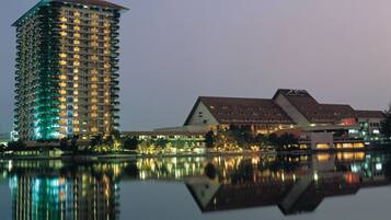 Fassade der Unterkunft – Abend/Nacht