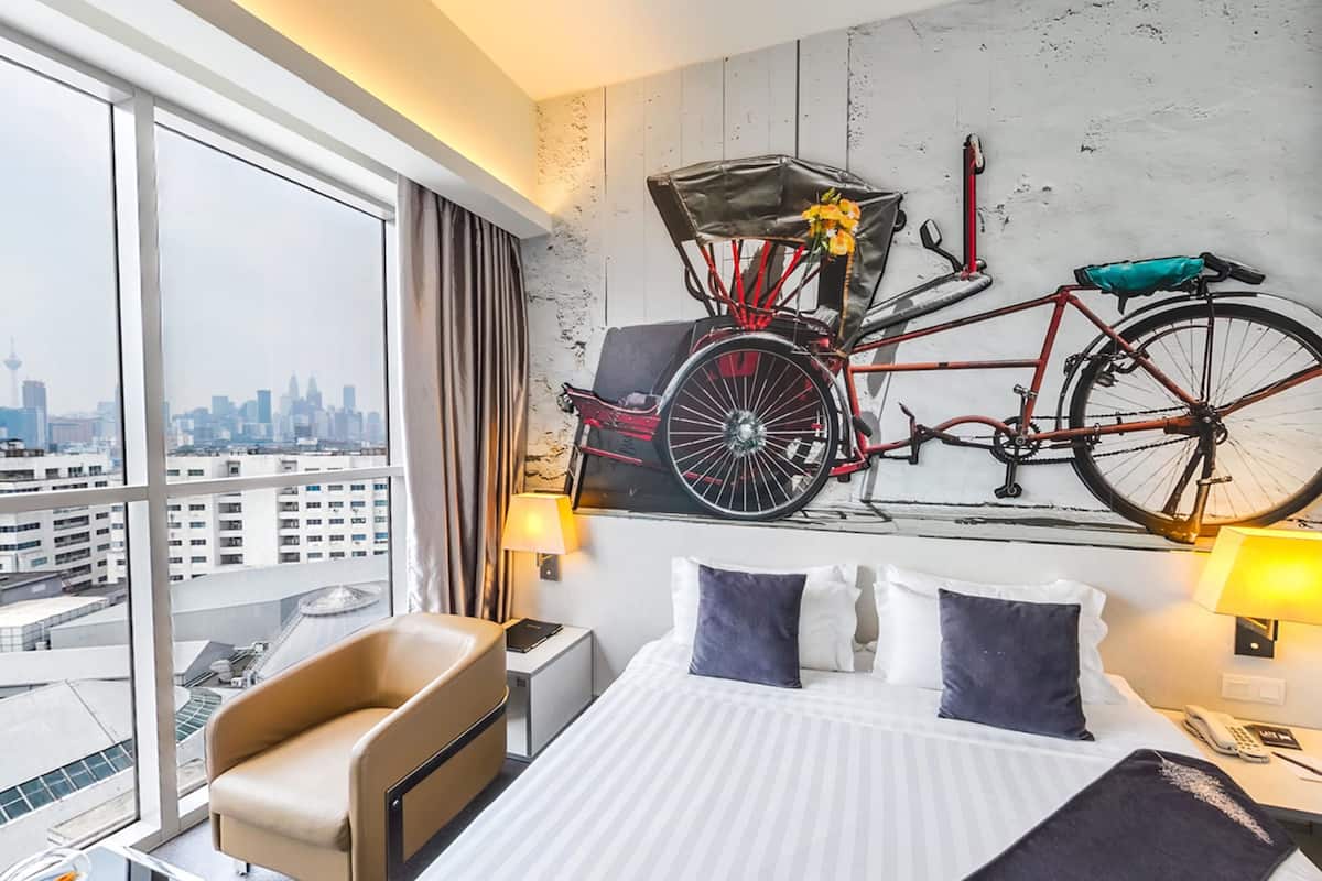 Deluxe Double or Twin Room | 1 bedroom, minibar, in-room safe, desk