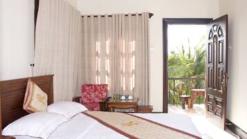 Luxe beddengoed, bedden met traagschuimmatrassen, een minibar