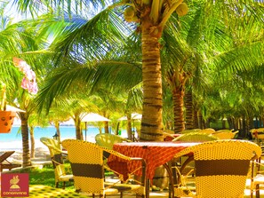 Der serveres morgenmad, frokost, aftensmad og vietnamesiske retter