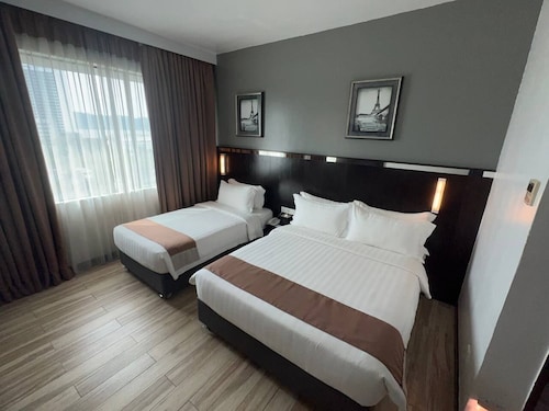 哥打京那巴鲁尊图酒店