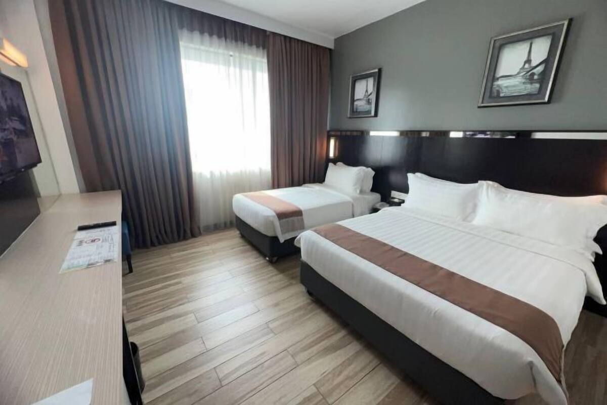In-room safe, desk, soundproofing, iron/ironing board (on request)
