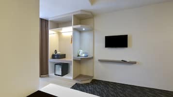 Premium bedding, free WiFi, bed sheets