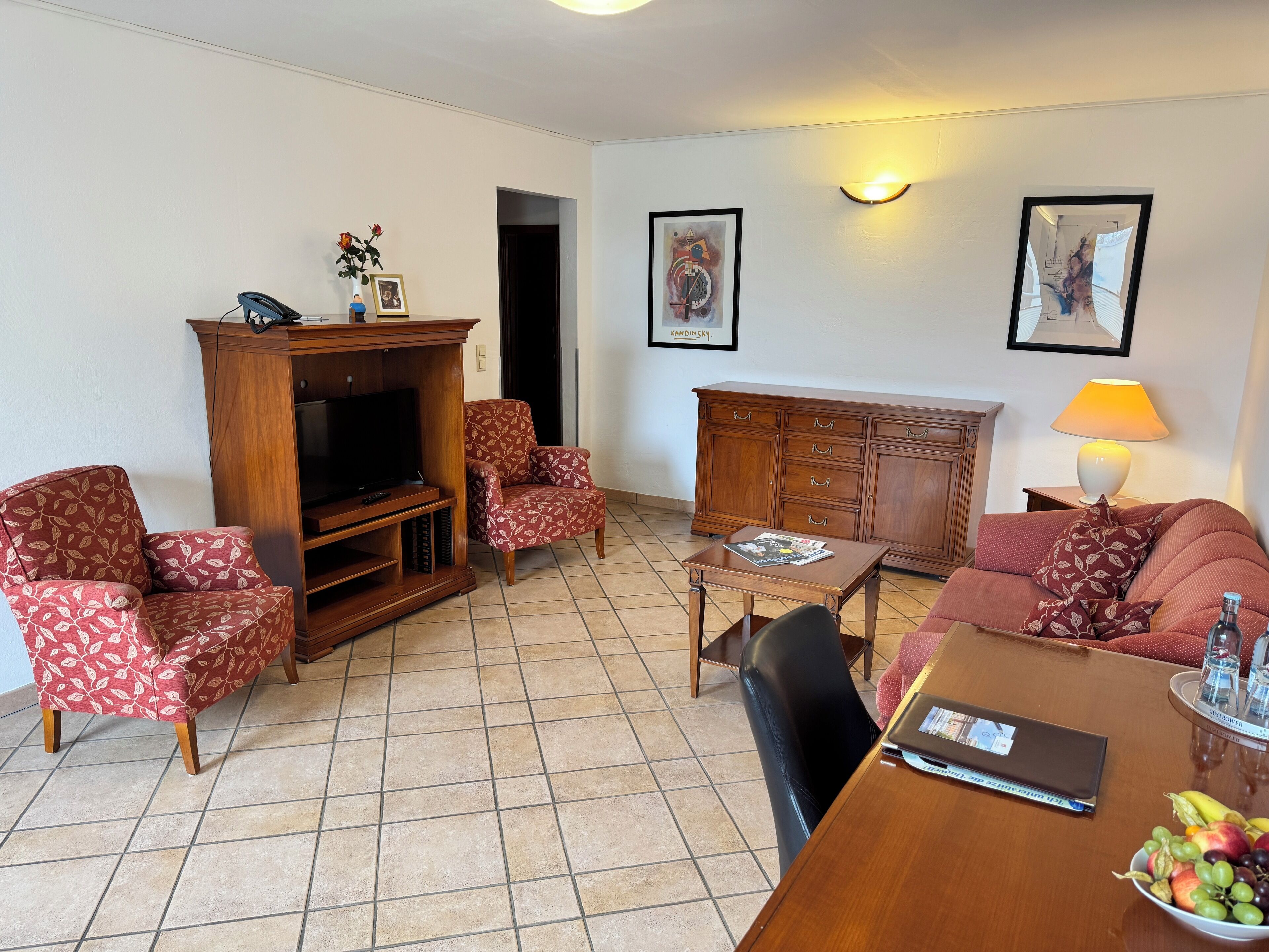 Lejlighed | Opholdsområde | 32-tommers LCD-tv med satellitkanaler, tv