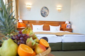 Hypo-allergenic bedding, minibar, in-room safe, desk