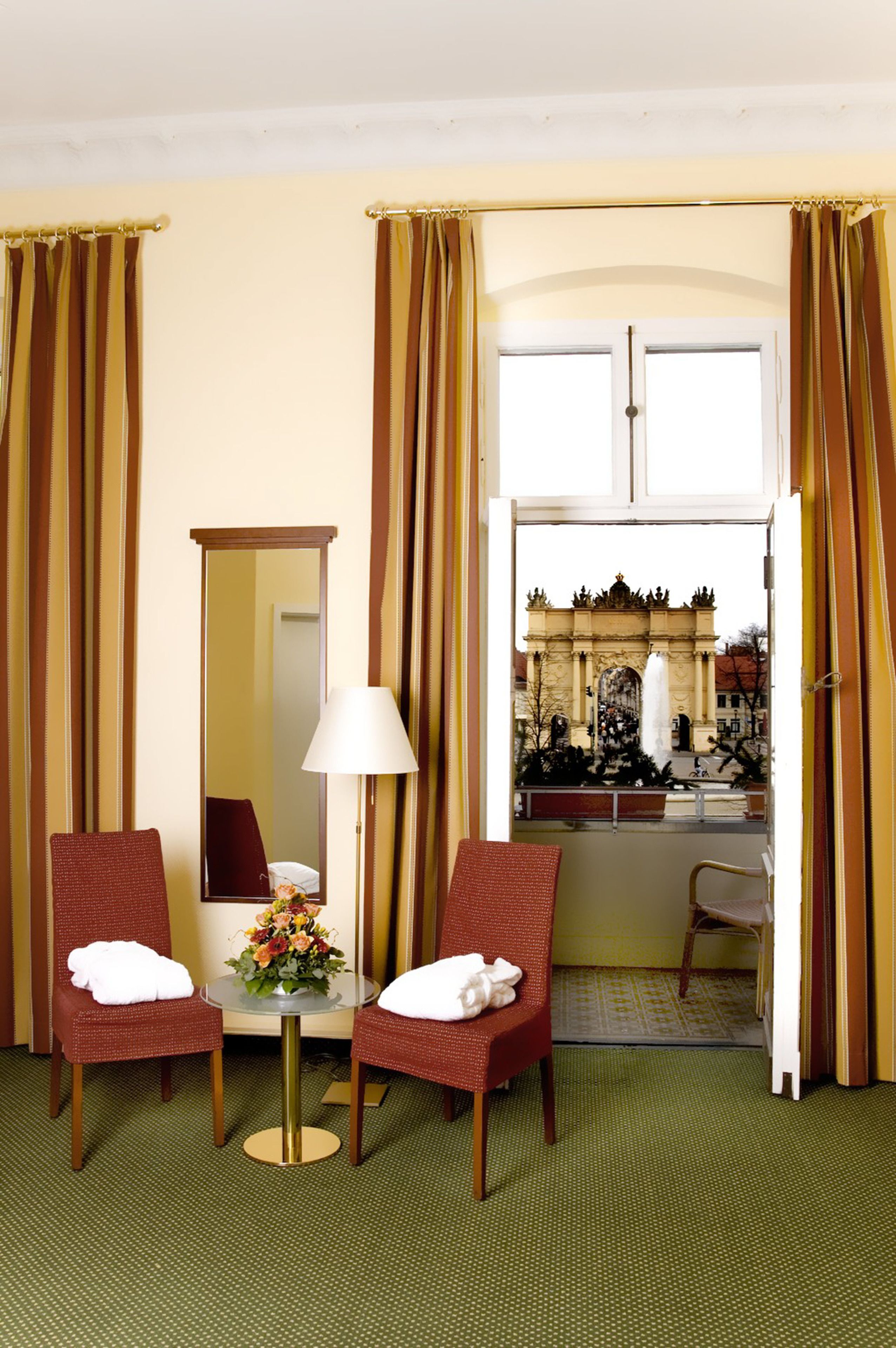 standard double room | hypo-allergenic bedding, minibar, in-room safe, desk