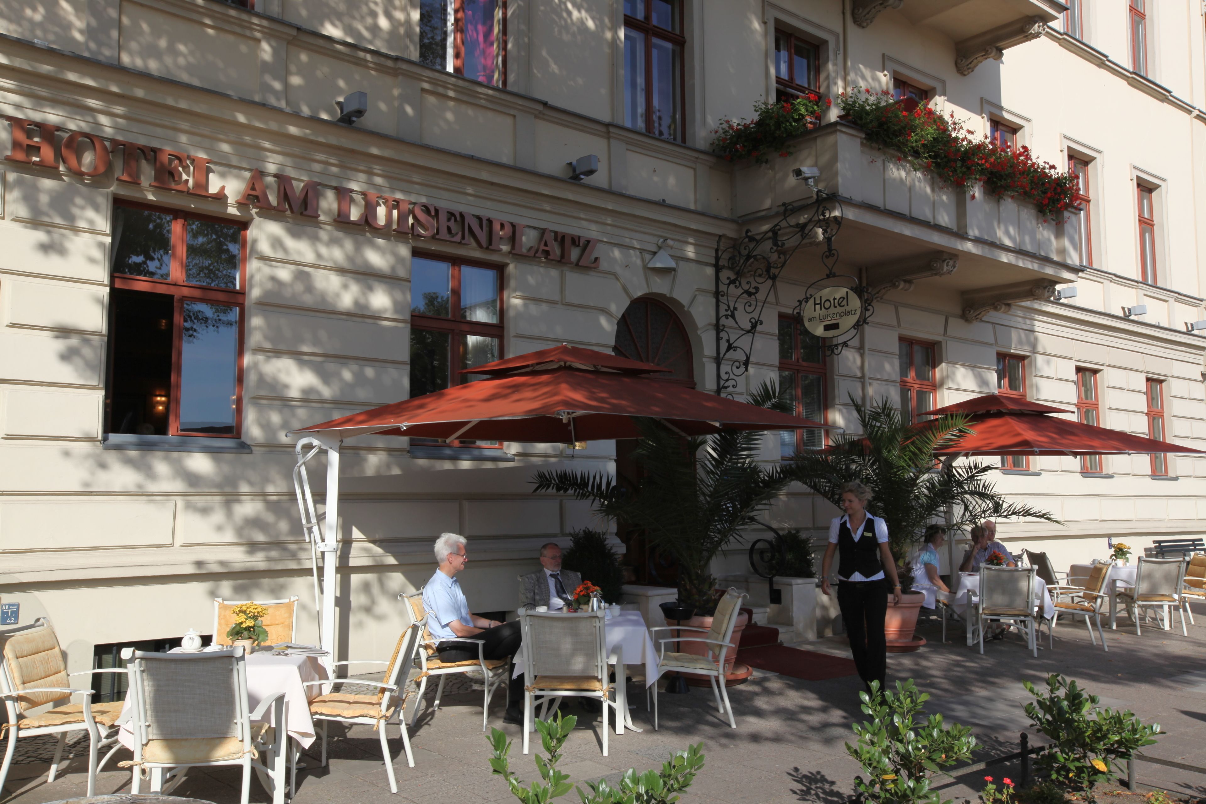 2 restaurants, lunch, dinner served; argentinean cuisine