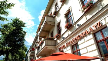 Fachada de la propiedad