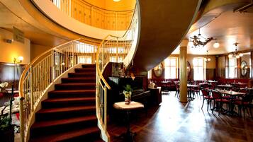 2 Restaurants, Mittagessen, Abendessen, argentinische KĂŒche