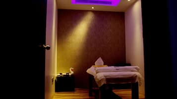 Couples treatment rooms, steam room, body treatments, aromatherapy