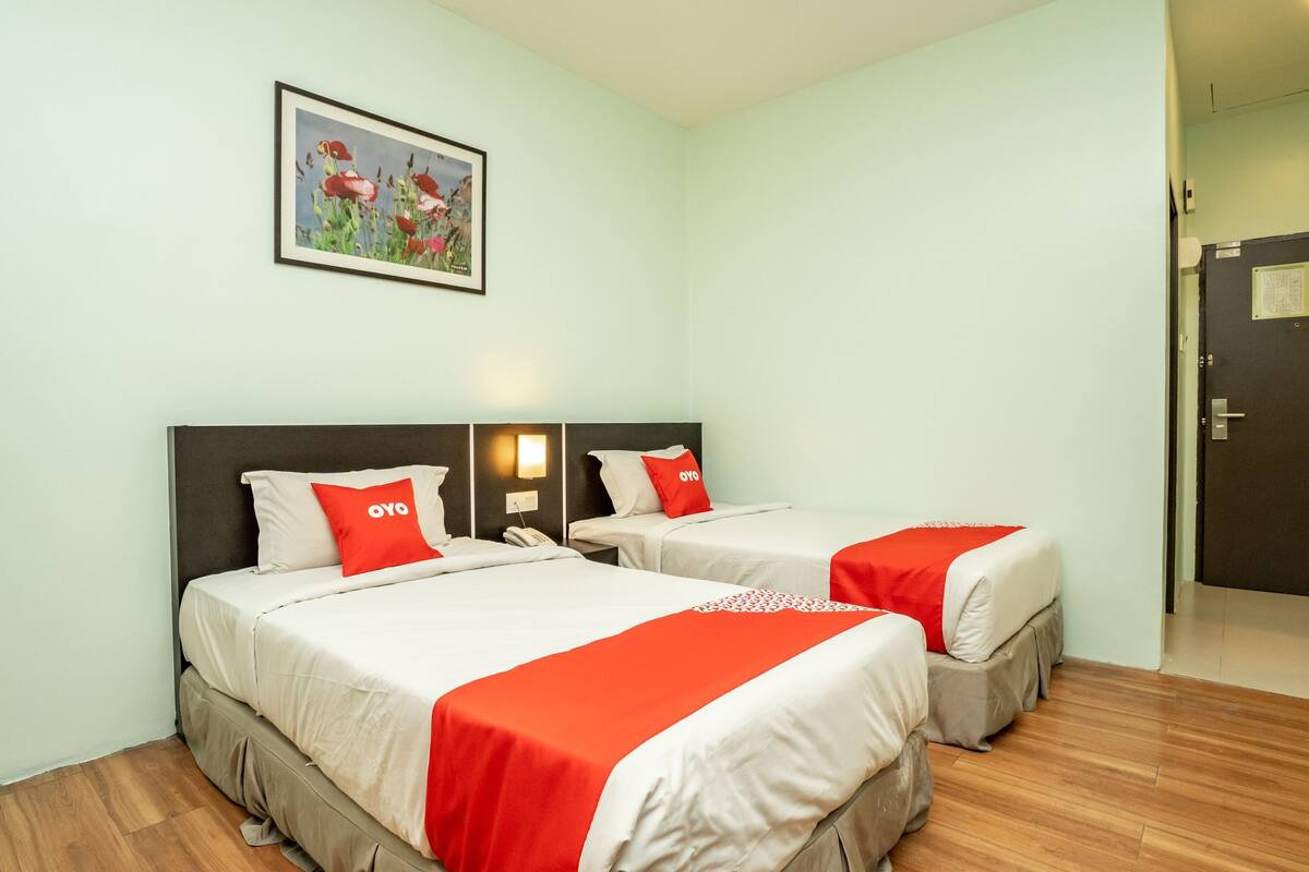 Desk, WiFi (free), bed sheets