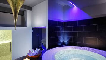 Indoor spa tub