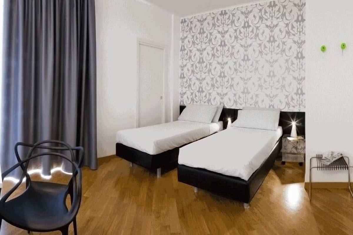 Junior Suite | Soundproofing, iron/ironing board, WiFi (free), bed sheets