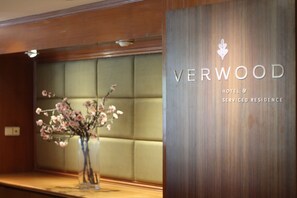 Lobby - Verwood Hotel & Serviced Residence (Surabaya)