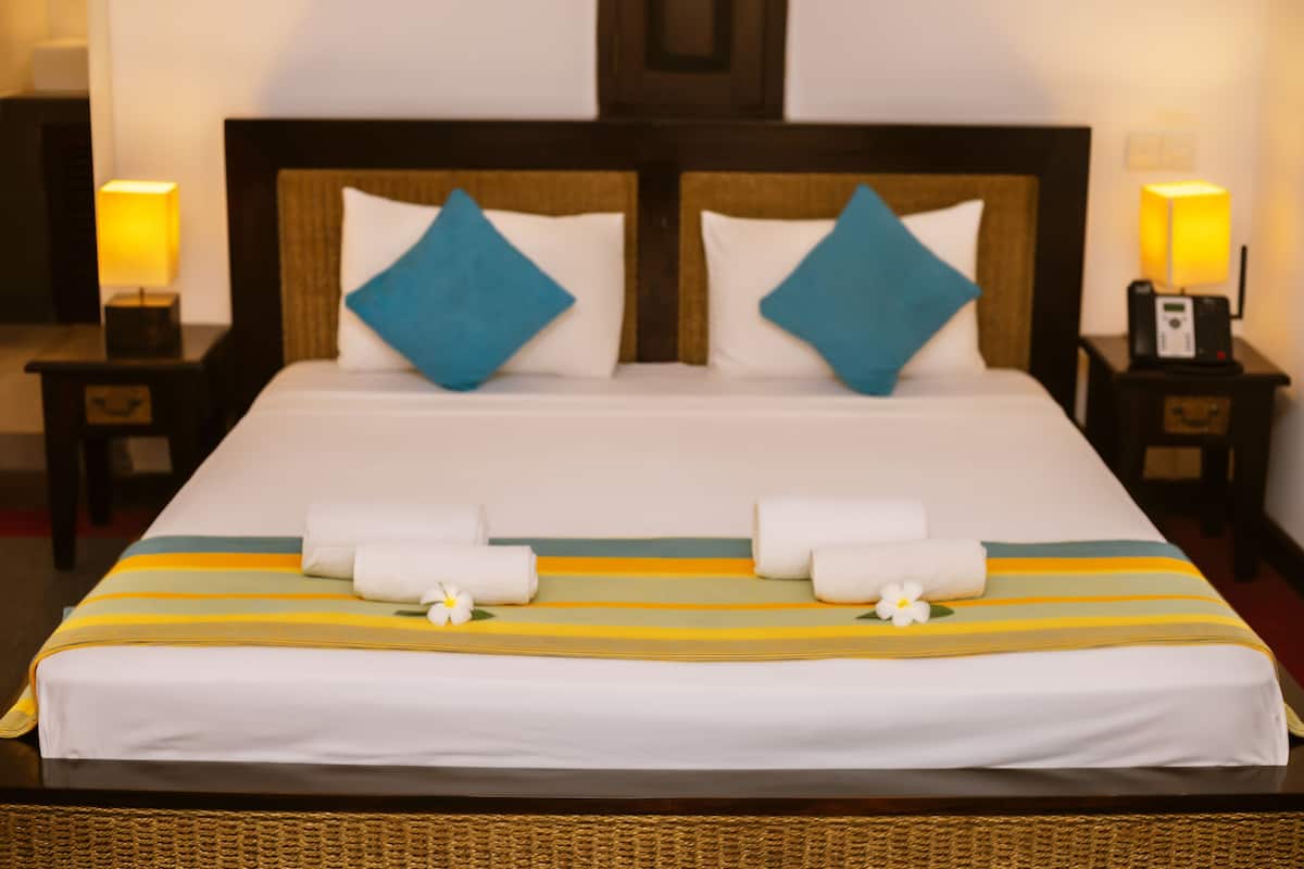 1 bedroom, premium bedding, minibar, in-room safe