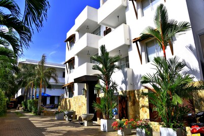 St. Lachlan Hotel & Suites