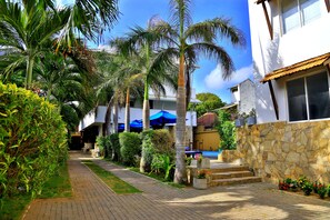 Courtyard - St. Lachlan Hotel & Suites (Negombo)