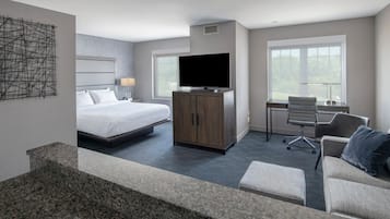 Estudio, 1 cama de matrimonio grande con sofá cama, no fumadores | Ropa de cama de alta calidad y escritorio