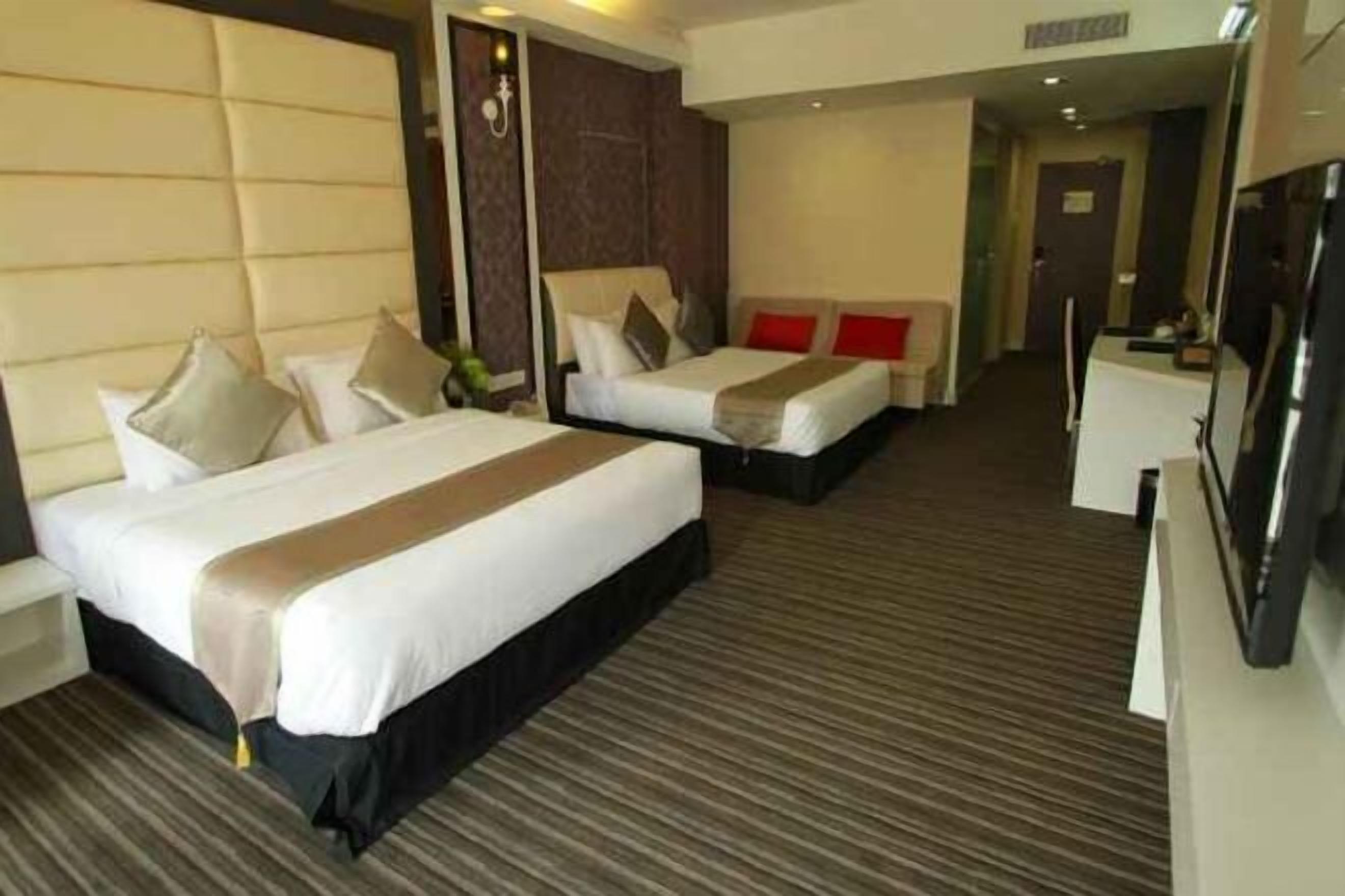 In-room safe, iron/ironing board, free WiFi