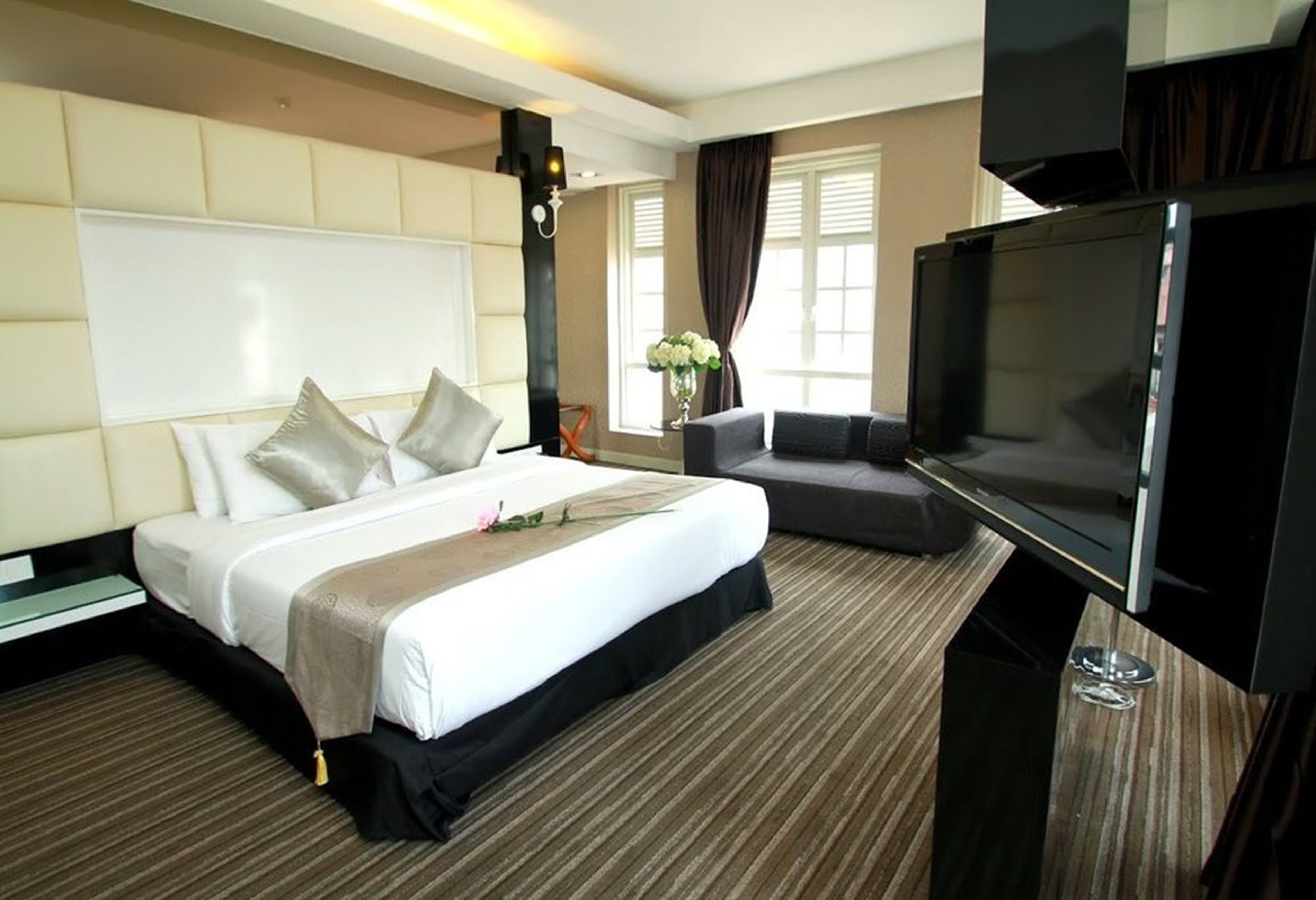 In-room safe, iron/ironing board, free WiFi
