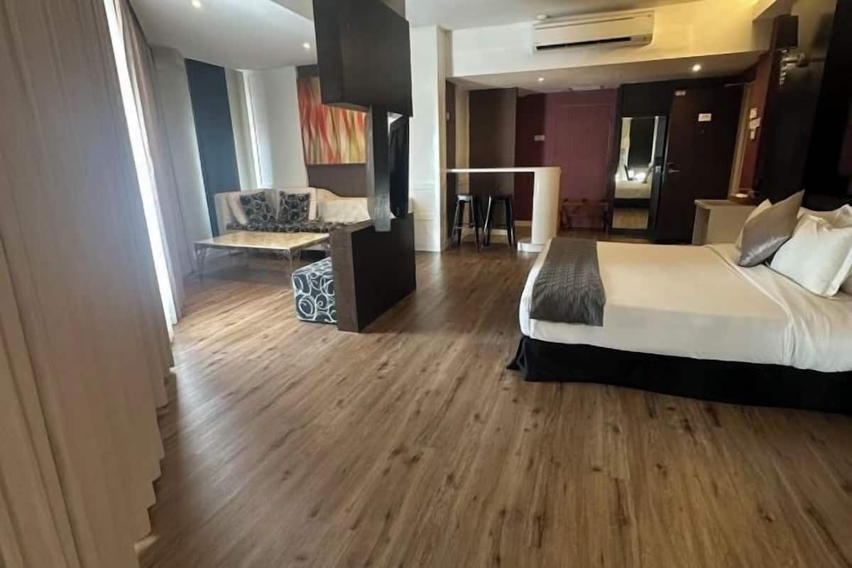 客房内保险箱、熨斗/熨板、免费 WiFi