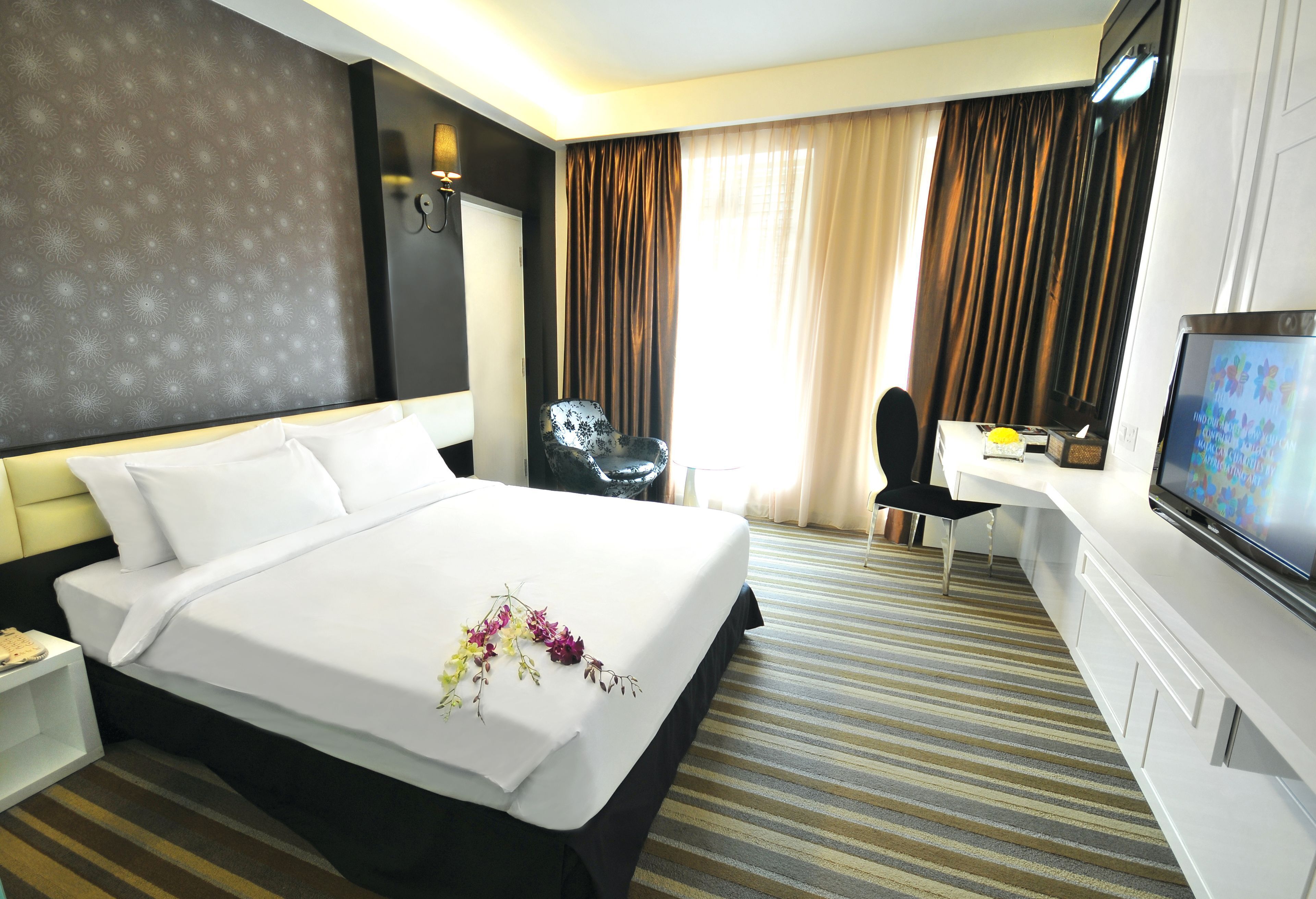 In-room safe, iron/ironing board, free WiFi