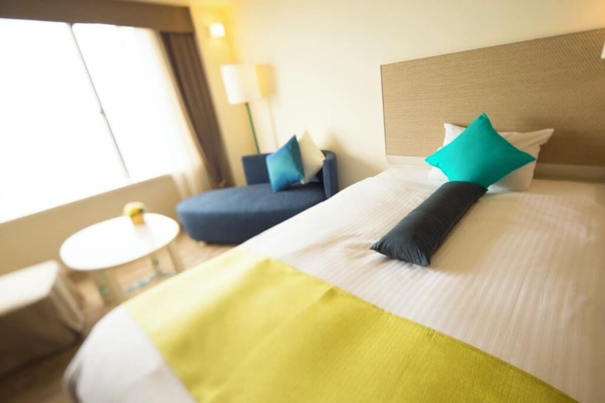 Standard Room, 2 Single Beds, Ocean View | In-room safe, desk, laptop workspace, blackout curtains