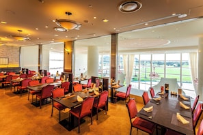 2 restaurants, breakfast, lunch, dinner served; Chinese cuisine