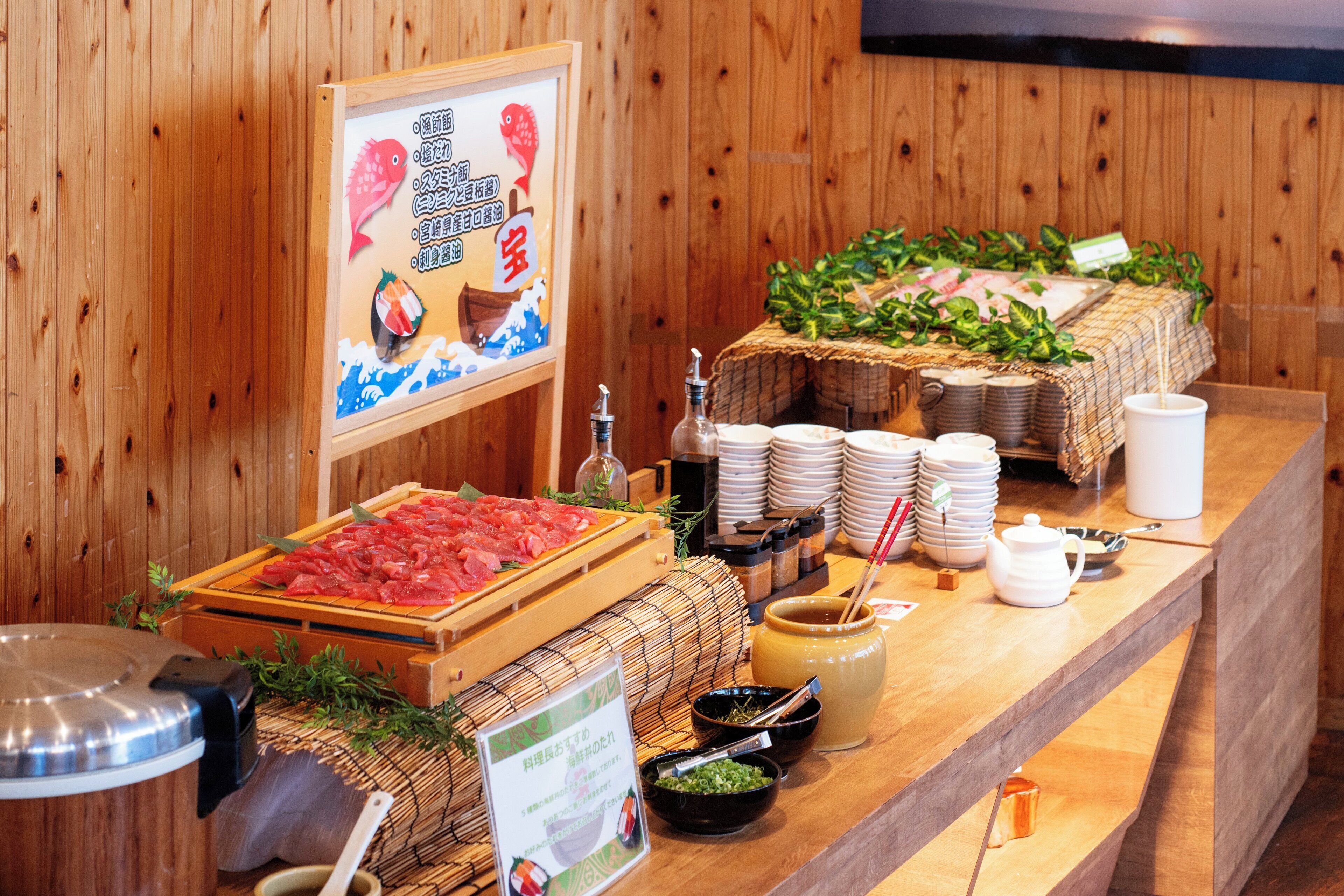 2 restaurants, breakfast, lunch, dinner served; chinese cuisine