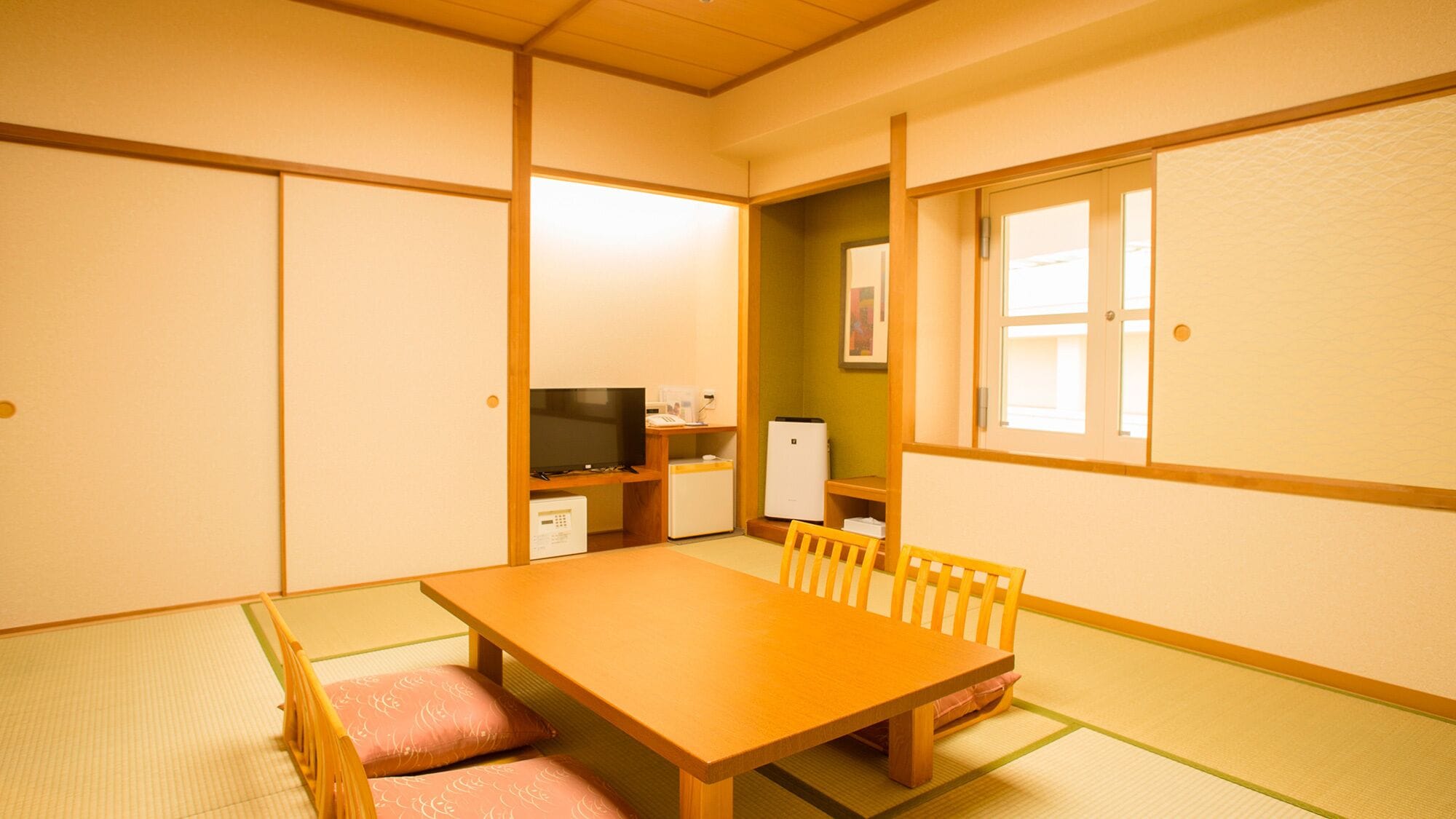 Habitación estándar, varias camas | Caja de seguridad en la habitación y escritorio 